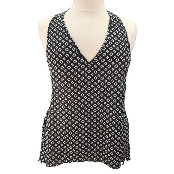 NWT Oh My Julian Tank Top Women’s LARGE Black White Geometric Print Flowy Vacay - Picture 1 of 9